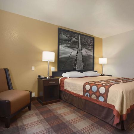 Super 8 By Wyndham Idaho Falls Extérieur photo